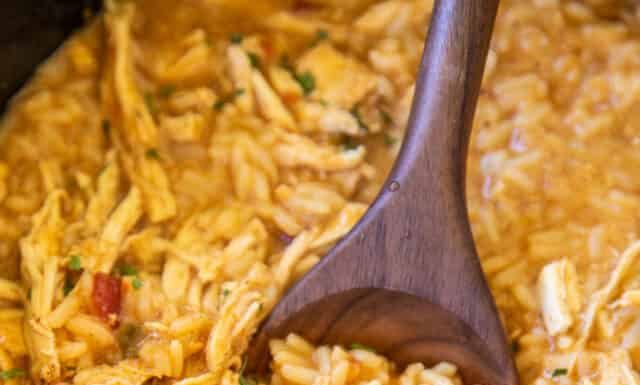 SLOW COOKER TACO CHICKEN AND RICE