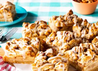 Apple Pie Bars Are a True Fall Treat