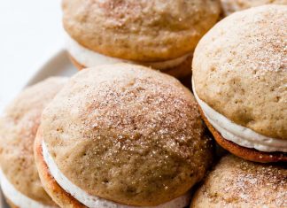 Apple Cinnamon Spice Whoopie Pies
