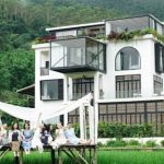 7 Best Friends Got Together And Built Their Dream Retirement Home