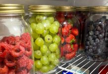 Why You Should Keep Fruit In Mason Jars Instead Of The Containers They Come In