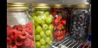 Why You Should Keep Fruit In Mason Jars Instead Of The Containers They Come In