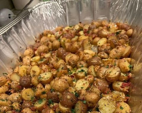 GARLIC PARMESAN ROASTED POTATOES