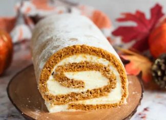Delicious Pumpkin Roll