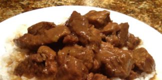 Stewed Beef (Beef Tips) with Gravy