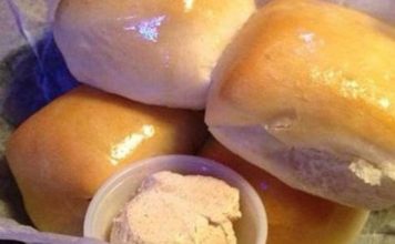 How To Make Texas Roadhouse-Inspired Rolls With Honey Cinnamon Butter