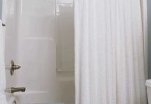 How To Effectively Clean Your Shower With A DIY Solution