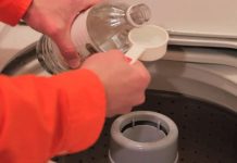 4 Reasons Why People Put Vinegar In With Their Laundry