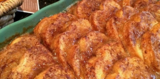 EASY OVERNIGHT FRENCH TOAST CASSEROLE