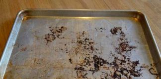 How To Restore Burnt And Stained Baking Sheets