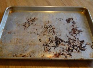 How To Restore Burnt And Stained Baking Sheets