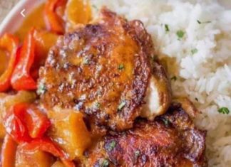 SLOW COOKER HAWAIIAN PINEAPPLE CHICKEN