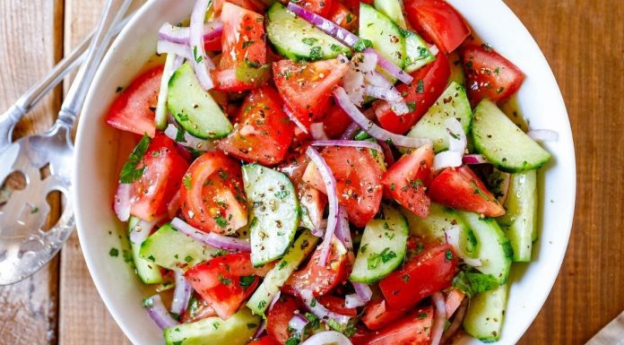 How To Make A Fresh, Marinated Tomato And Cucumber Salad