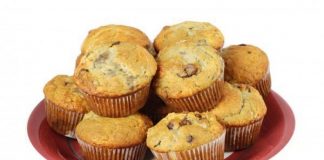 Muffins with Bananas, Walnuts and Oats