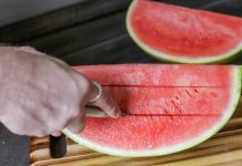 The woman’s simple trick for slicing watermelon