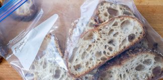 How to keep frozen bread fresh for longer?