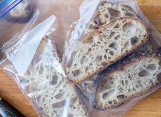 How to keep frozen bread fresh for longer?