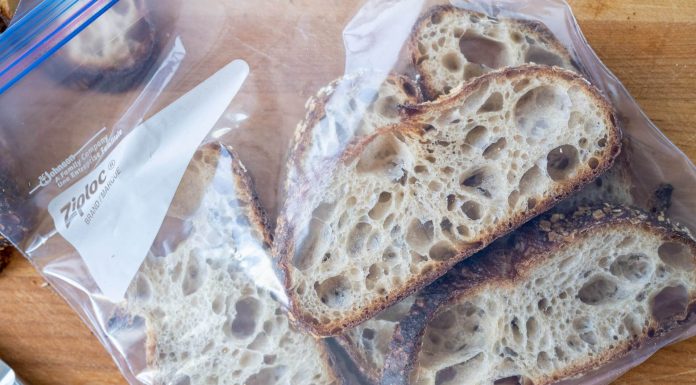 How to keep frozen bread fresh for longer?