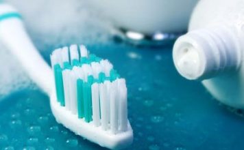 Don’t Rinse Your Mouth Out After Brushing Your Teeth
