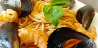 Seafood Spaghetti with Mussels and Shrimp