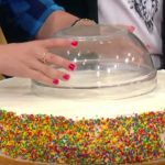 When it comes to cutting a cake, the “bowl method” is a game changer.