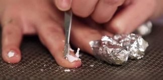 How to safely remove gel and shellac at home?