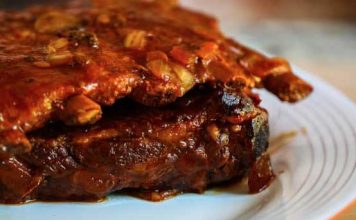 5 slow cooker recipes for ribs that fall right off the bone