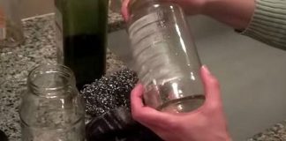 How to remove labels from glass bottles with an ingenious ingredient