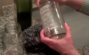 How to remove labels from glass bottles with an ingenious ingredient