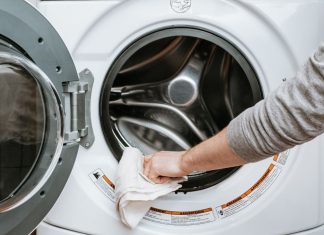 Clean your washing machine to keep your clothes fresh