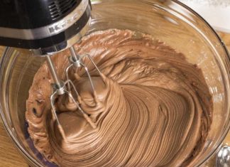 How To Make 2-Ingredient Chocolate Buttercream Frosting