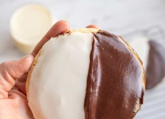 BLACK AND WHITE COOKIES