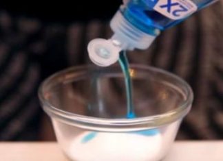 This 3-ingredient solution will clean even the dirtiest bathtub!