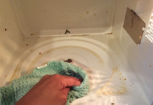 The no-scrub tip for cleaning the best microwaves