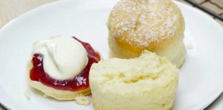 How to make 3 ingredient scones that will never fail.