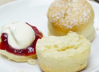 How to make 3 ingredient scones that will never fail.