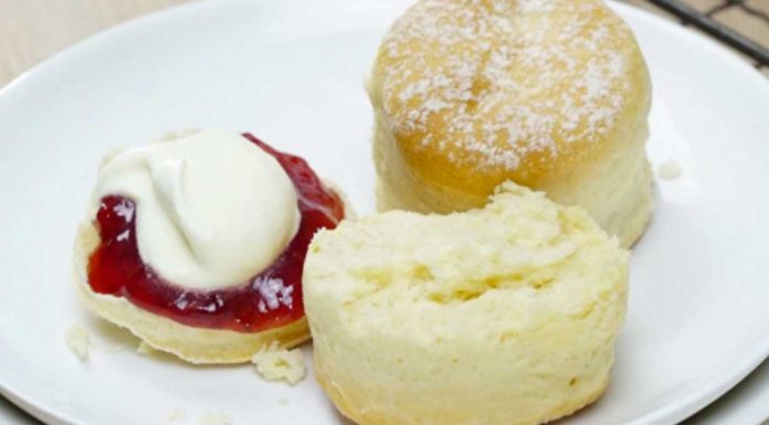 How to make 3 ingredient scones that will never fail.