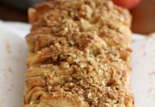 Apple Cinnamon Streusel Pull-Apart Bread