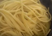 Cooking experts recommend not boiling pasta in a large pot