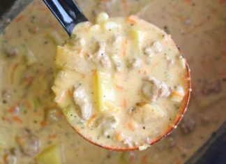 This keto-friendly soup is a hearty lunch or dinner idea.