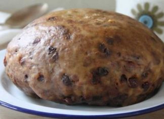 How to make a delicious Clootie dumpling in the microwave?