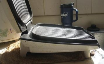 How to Clean a George Foreman Grill Without Any Scrubbing