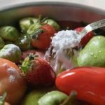 Scientists test the most effective solutions for removing pesticides from products – baking soda was the winner