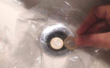 Why he placed a bag over the drain of his hotel bathtub.