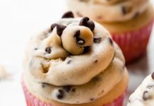 Molten Cookie Dough Cupcakes