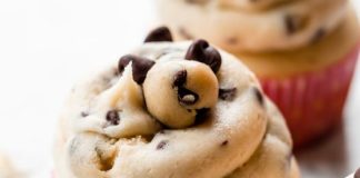 Molten Cookie Dough Cupcakes