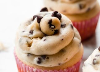 Molten Cookie Dough Cupcakes