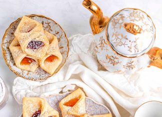 KOLACZKI (POLISH COOKIES)