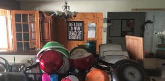 Studies show that there is a link between a messy house and depression.