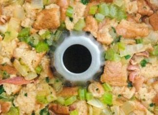 A very nice way to prepare the stuffing for Thanksgiving